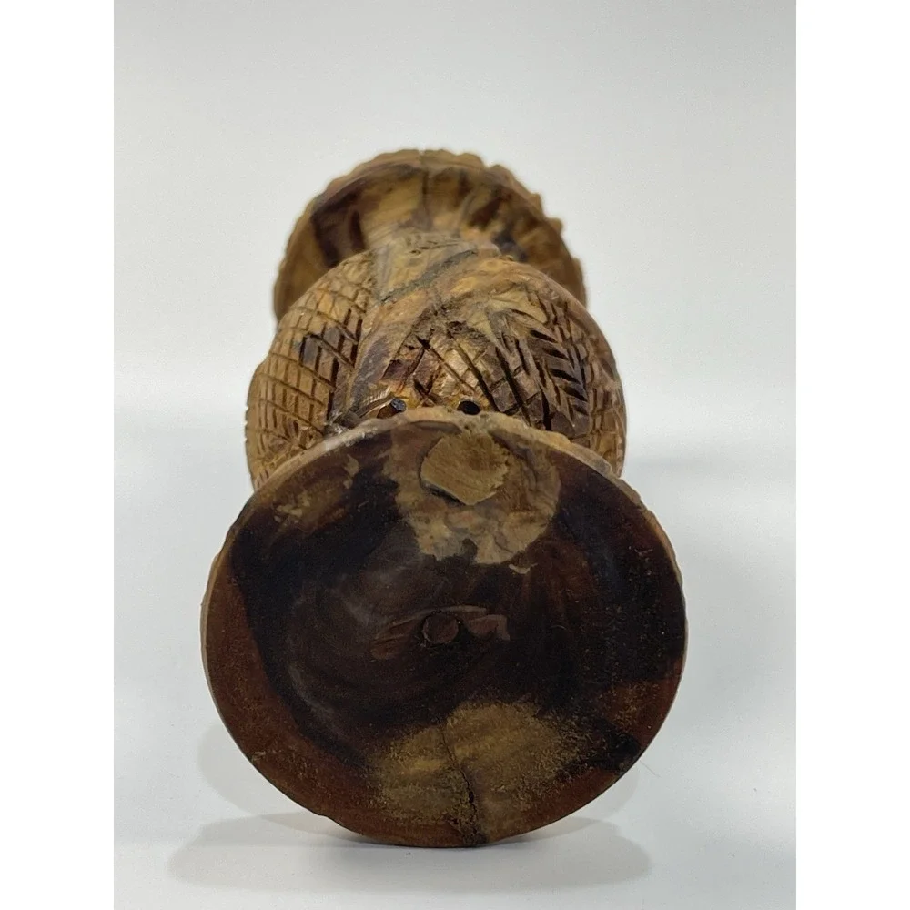 Hand-Carved Olive wood Vase Likely  from Bethlehem 5.5